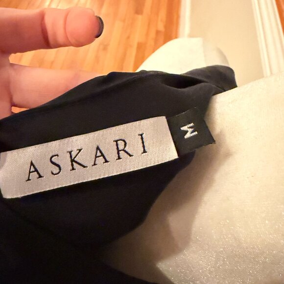 Askari 100% Silk Cold Shoulder Top - Medium - Picture 6 of 8